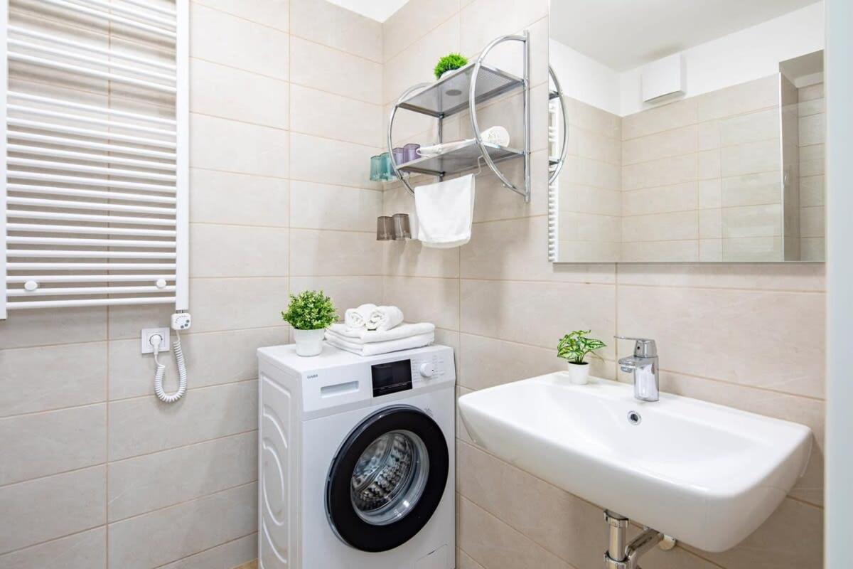 Free Parking - Balcony - Sunny - New Apartment บูดาเปสต์ ภายนอก รูปภาพ