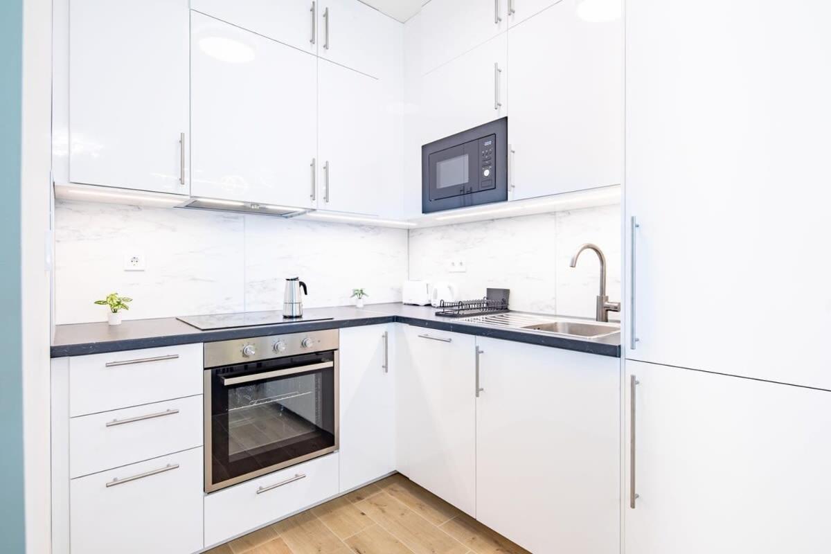 Free Parking - Balcony - Sunny - New Apartment บูดาเปสต์ ภายนอก รูปภาพ