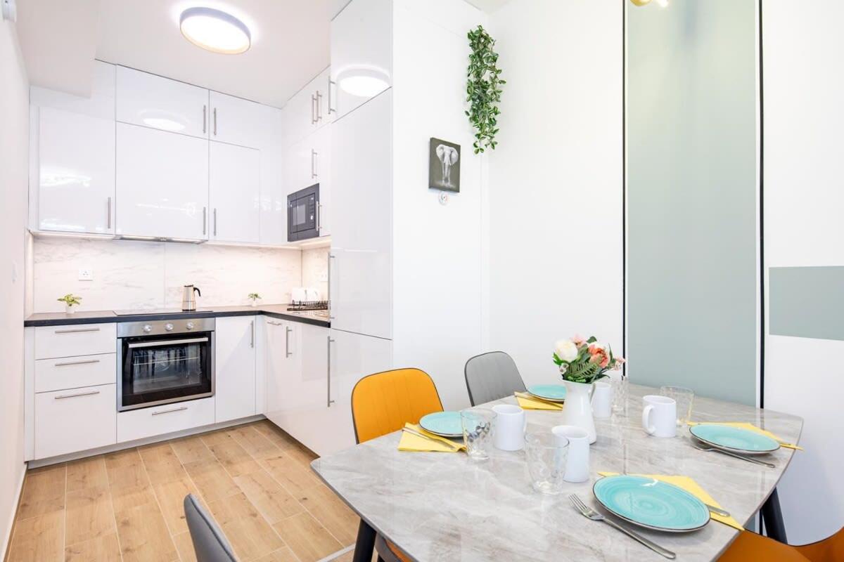 Free Parking - Balcony - Sunny - New Apartment บูดาเปสต์ ภายนอก รูปภาพ